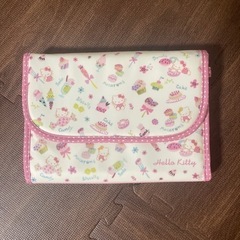 【極美品】ハローキティ　母子手帳　ポーチ