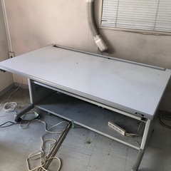 パソコン机