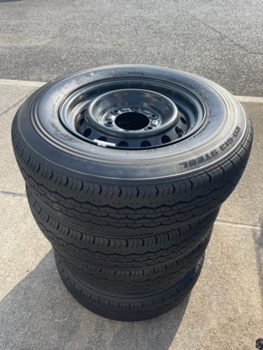 車のパーツ タイヤ、ホイール