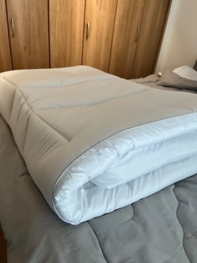 家具 寝具 布団高級白厚めのマットレス、柔らかくて綺麗、ホテルスタイル。  90×200 cm