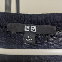※値下げ！　エクストラファインメリノVネックカーディガン　XLの画像