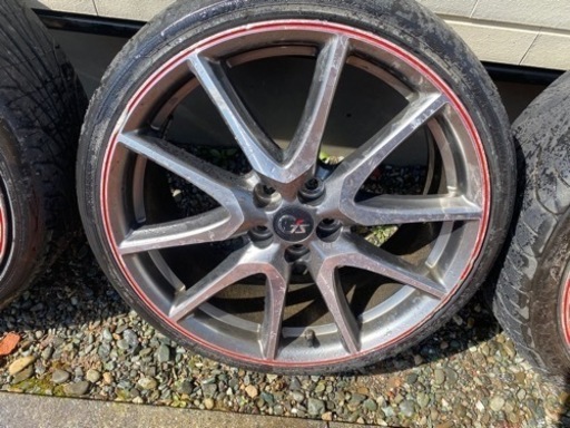 車のパーツ タイヤ、ホイール