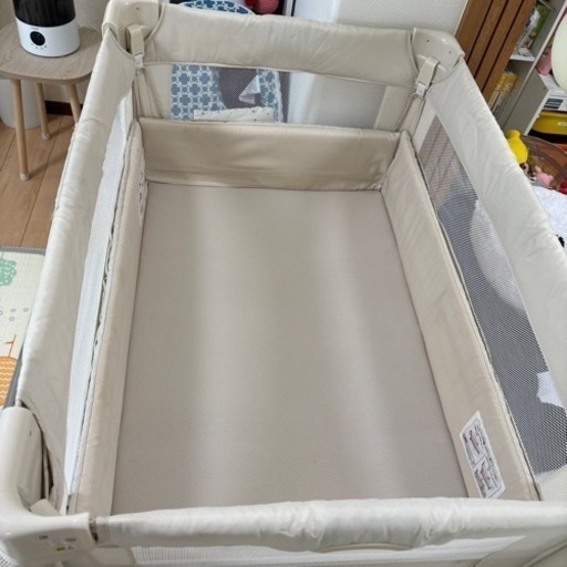 売ります★アップリカベビーベッド　ココネルエアー