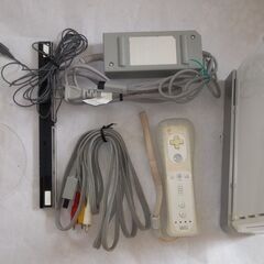 ニンテンドー（株）ニンテンドーゲーム機WiiとＷiifitバランスボードのセットの画像