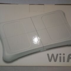 ニンテンドー（株）ニンテンドーゲーム機WiiとＷiifitバランスボードのセットの画像