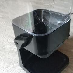 【値下げ】未使用ペットフードの保管用に(１個)の画像