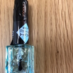 コスメ　　トップコートマニュキュア