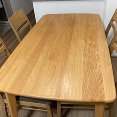 ダイニングテーブル、チェア4脚セット　家具