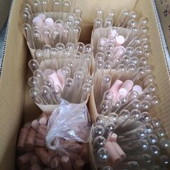 ガラス試験管　大量の画像