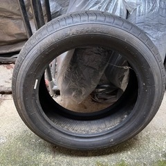 車のノーマルタイヤ　215/55R17 