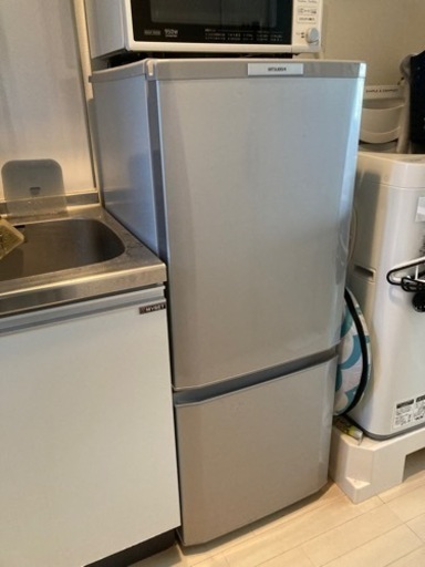 冷蔵庫　MITSUBISHI MR-P15W-S形 146L 一人暮らし