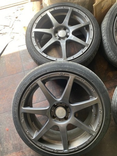 車のパーツ タイヤ、ホイール