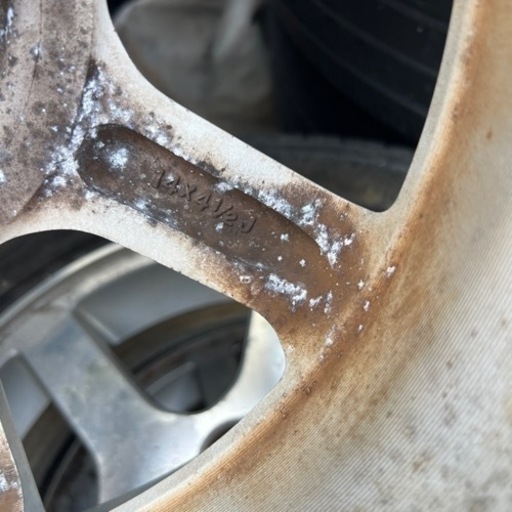 車のパーツ タイヤ、ホイール