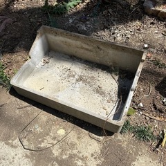 いろいろなものを置ける土台　岩の画像