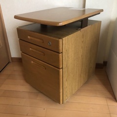 デスクサイドワゴン/デスクサイドラック：木目の画像