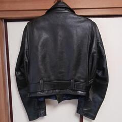KOMINEショート丈本革ライダースジャケットの画像