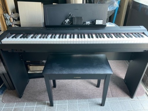 ヤマハ YAMAHA 電子ピアノ P-125B  '2019年製　専用スタンド付き、譜面立て、1本ペダル