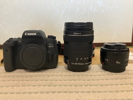 Canon EOS8000D