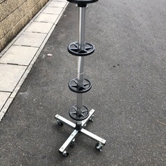 タイヤラック　タワー型の画像