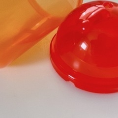 ドキンちゃん　コップ　ストローカップ　300ml  欠けてる部分ありますの画像