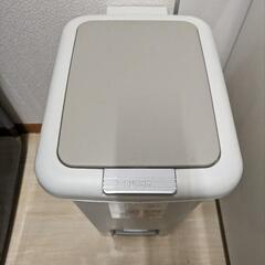 ゴミ箱の画像