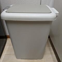 ゴミ箱の画像