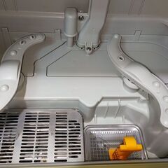 セール中につき、通常特価16,478円より半額の8239円!　パナソニック 食器洗い乾燥機 NP-TCR4 2019年製 24L プチ食洗機の画像