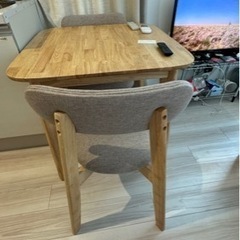 ダイニングテーブル&椅子2脚の画像