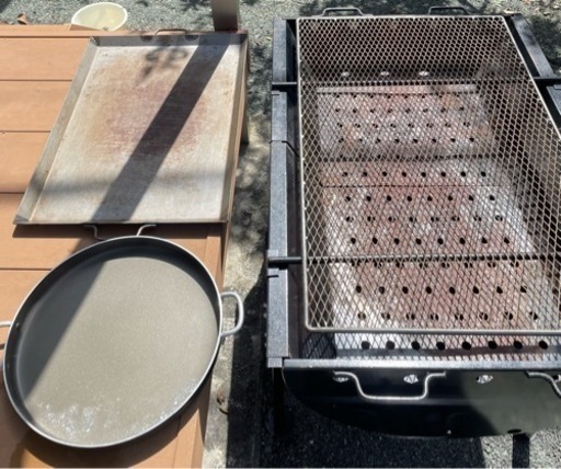 【格安】職人技のカシワ製900型BBQバーベキューコンロセット‼︎購入より３回使用の中古なのでめっちゃお得?厚手の鉄板&網は安物と違う