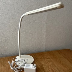 お話中ニトリ　LEDデスクライト