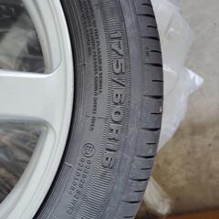 車のパーツ タイヤ、ホイールの画像