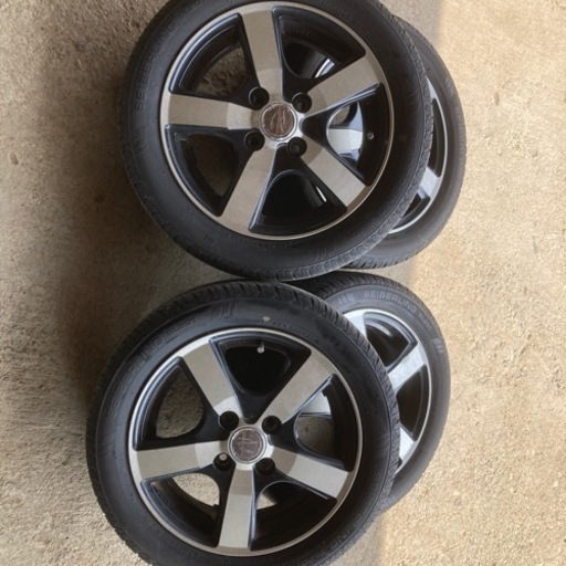 車のパーツ タイヤ、ホイール