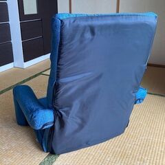 アイリスプラザ リクライニング座椅子（青色・ネイビー）の画像