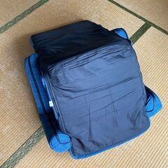 アイリスプラザ リクライニング座椅子（青色・ネイビー）の画像