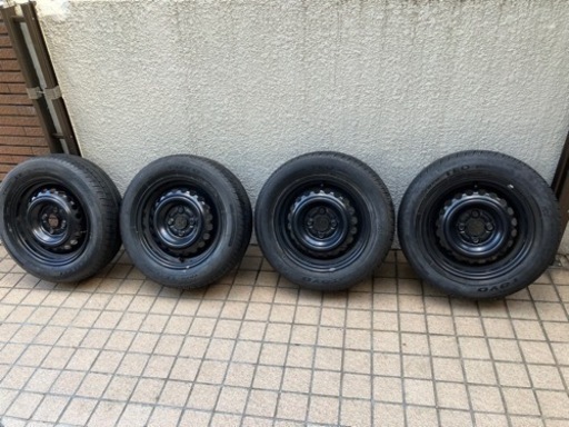 車のパーツ タイヤ、ホイールセット　4本
