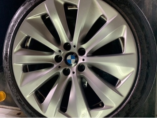 車のパーツ タイヤ、ホイール