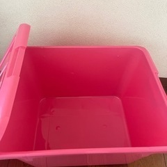良品‼️衣装ケース　コマ付きの画像