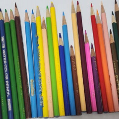 色鉛筆　塗り絵の本