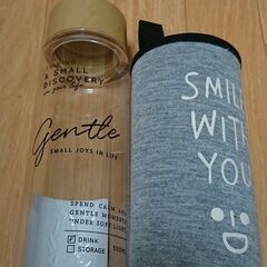 【無料】3COINS「クリアボトル 温・冷どちらも可530ml」300円と「ボトルカバー」100円のセット 水筒 ウォーターボトル 受付終了になっていない限りは気長に募集中の画像