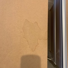 白の食器棚の画像