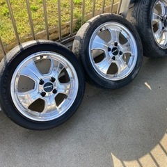 車のパーツ タイヤ、ホイールの画像