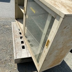 スチール製の書庫の画像