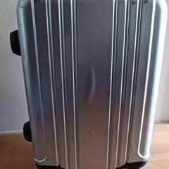 中古キャリーケースの画像