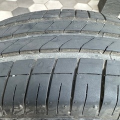 夏用タイヤ　195/65R15 1本　新品から400kmほど使用　　の画像