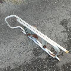 【あげます】金属製二段脚立の画像