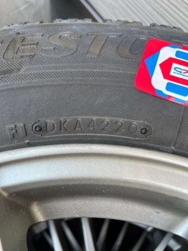 車のパーツ タイヤ、ホイール