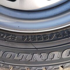 スタッドレス ダンロップ バリ山 スチールホイール WINTERR MAXX WM02 175/65R14の画像