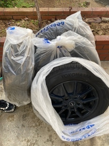 スタッドレスタイヤ、ホイール