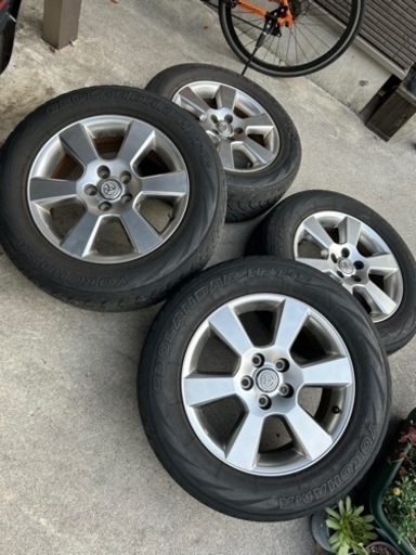 車のパーツ タイヤ、ホイール