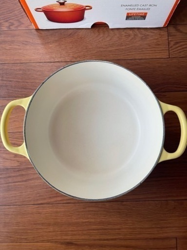 【美品】ル・クルーゼ　シグニチャー ココット・ロンド 22cm ミモザ